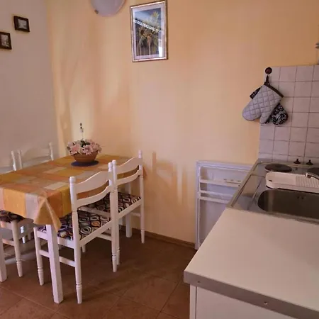 Gogi - One Bedroom A1 Διαμέρισμα Τρογκίρ