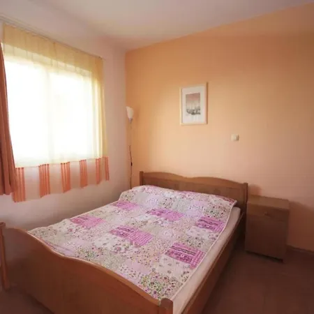 Gogi - One Bedroom A1