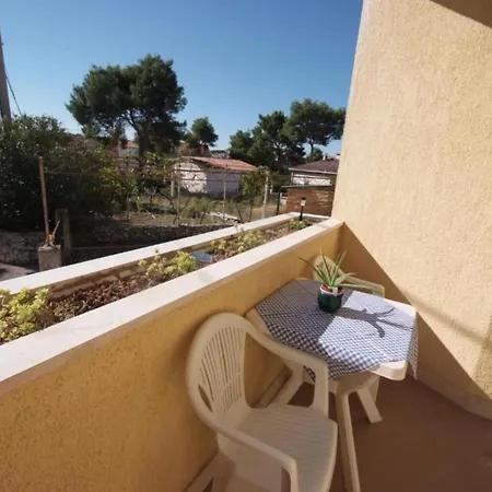 Gogi - One Bedroom A1 *